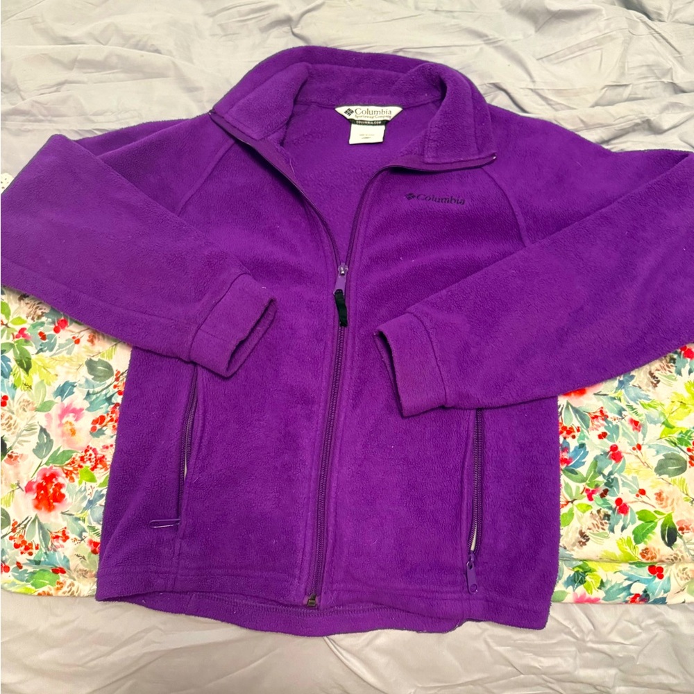 Girls size 10/12
Columbia fleece jacket